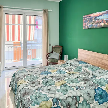 Karim's House Bed & Breakfast Portici